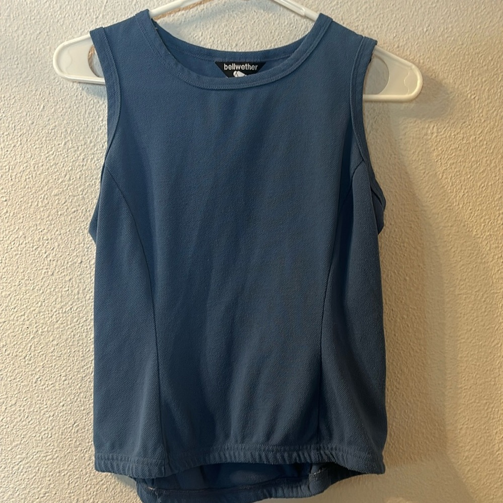 Bellwether bike shirt with pouch in back size small